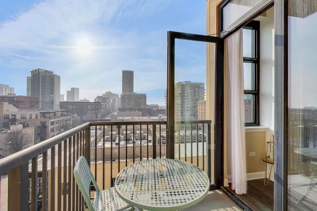 $275,000 | 1464 South Michigan Avenue, Unit 611, Chicago, IL 60605