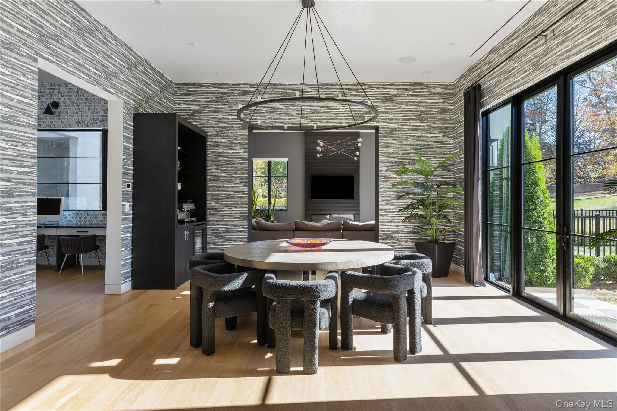 199 Lattingtown Road Locust Valley, NY 11560 - Photo 15 of 41