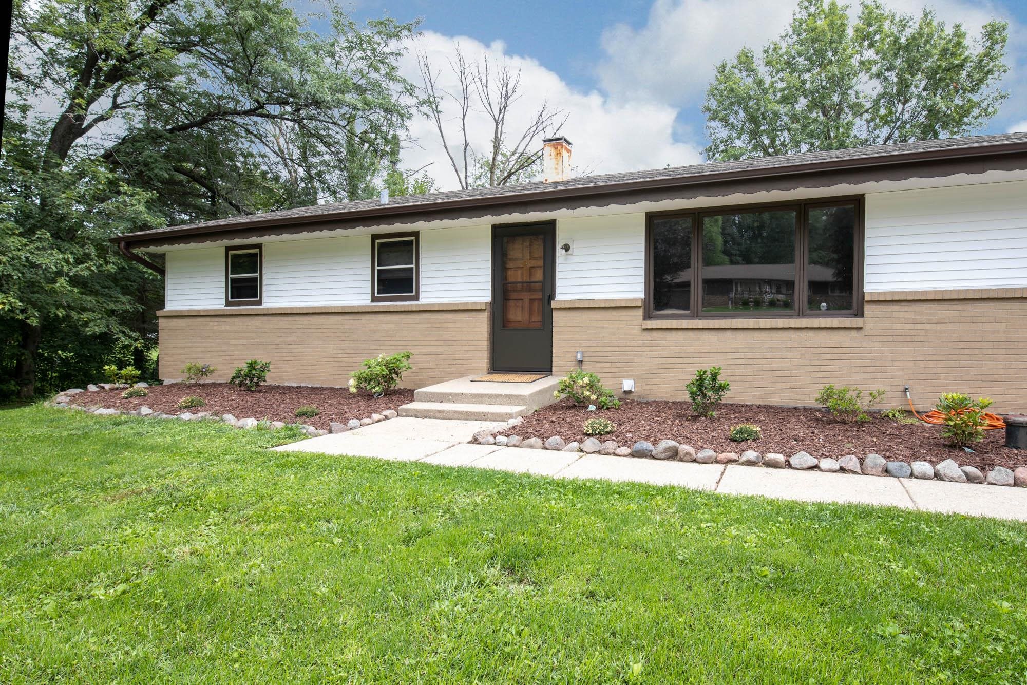10218 Phyllis Road Rockford, IL 61108 - Photo 3 of 24 Gallery Image 3