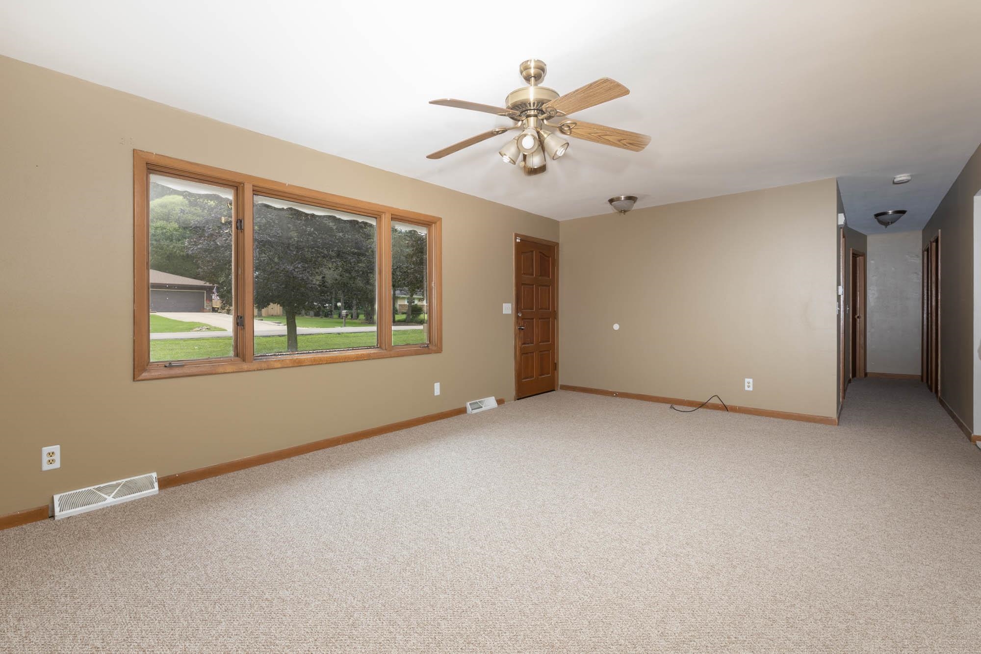 10218 Phyllis Road Rockford, IL 61108 - Photo 4 of 24 Gallery Image 4