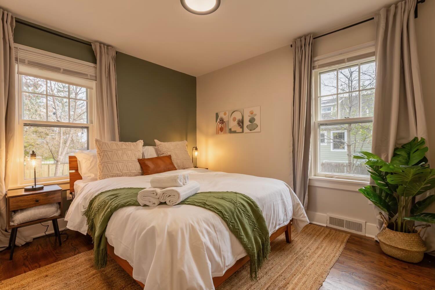 193 Williams Street Williams Bay, WI 53191 - Photo 12 of 29 1st floor bedroom w/ closet