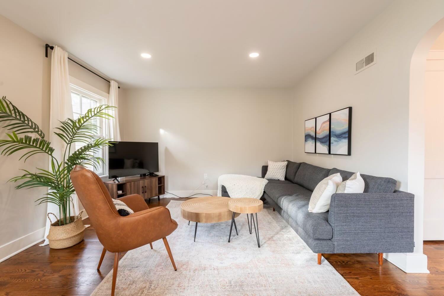 193 Williams Street Williams Bay, WI 53191 - Photo 5 of 29 009_193 Williams St Williams Bay_JSA0391