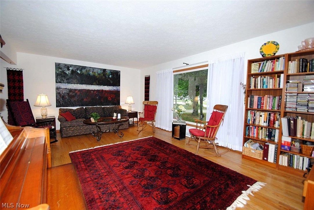 947 Professor Road Cleveland, OH 44124 - Photo 20 of 27