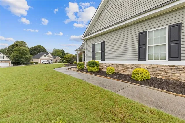 $419,500 | 1162 Mason Lee Place, Loganville, GA 30052