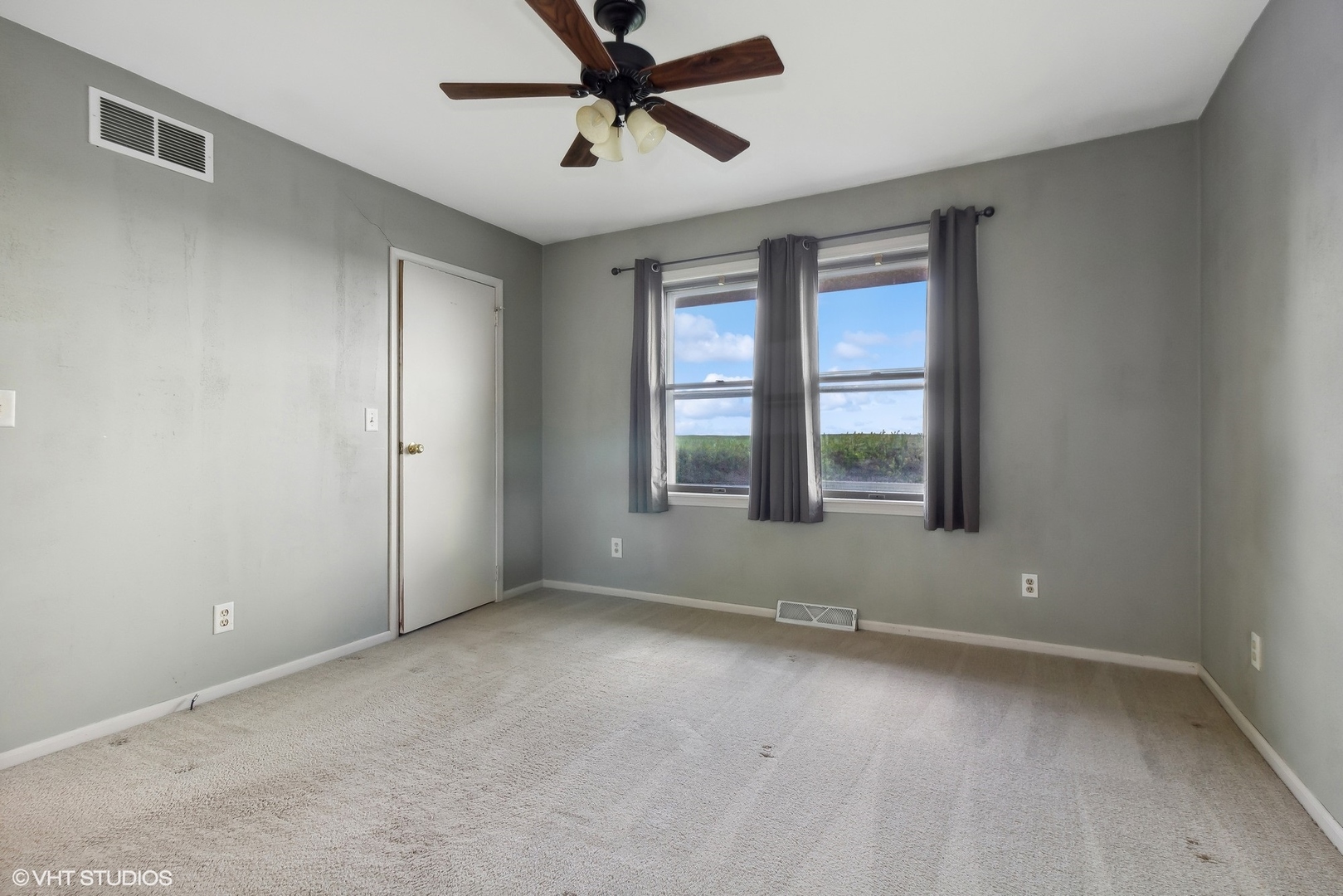 2377 North 31st Road Marseilles, IL 61341 - Photo 5 of 16 a view of an empty room with a window