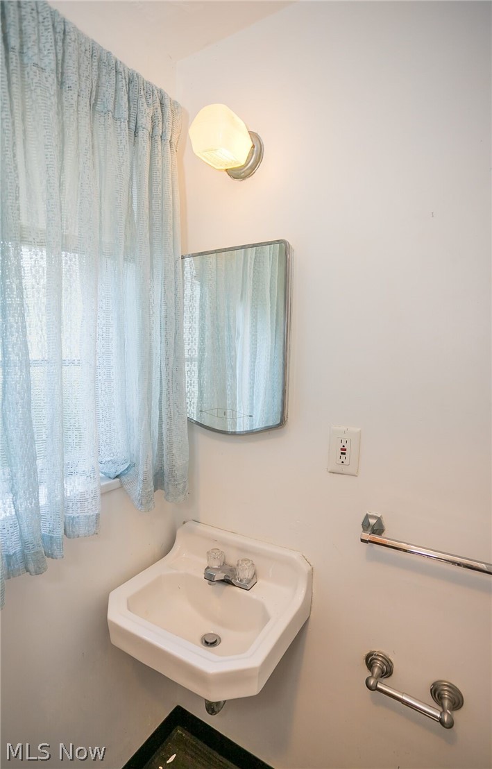 677 Quilliams Road South Euclid, OH 44121 - Photo 21 of 27