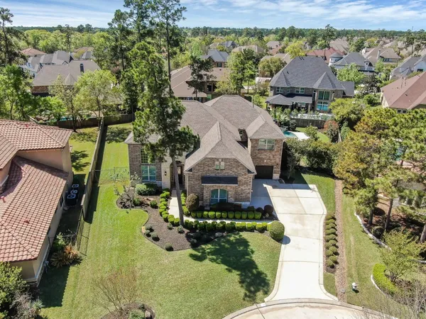 $1,300,000 | 11 Rosy Finch Court, The Woodlands, TX 77389