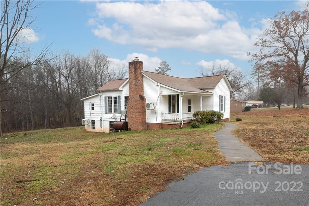415 Cedar Grove Road Clover, SC 29710 - Photo 3 of 21