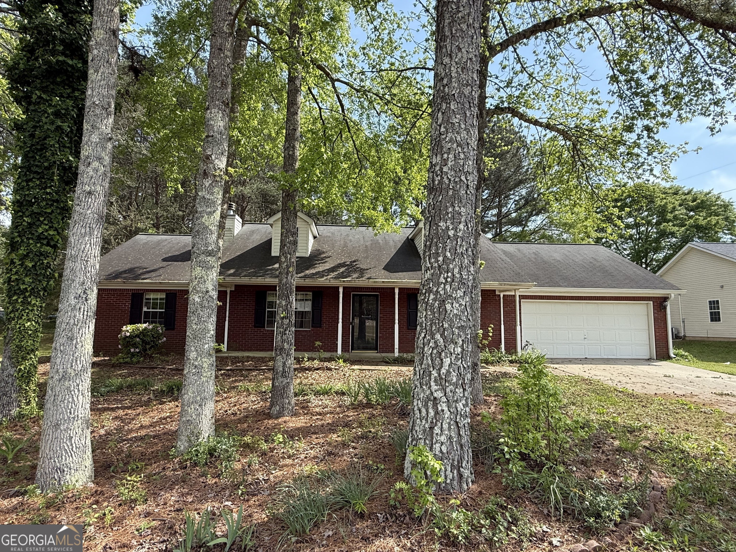 front view of house with a yard