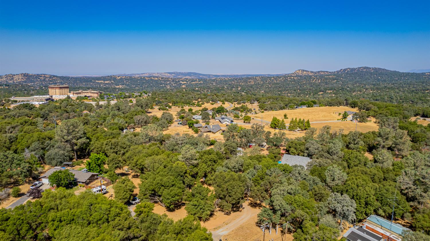 47165 Modoc Road Coarsegold, CA 93614 - Photo 30 of 33 a view of city and mountain