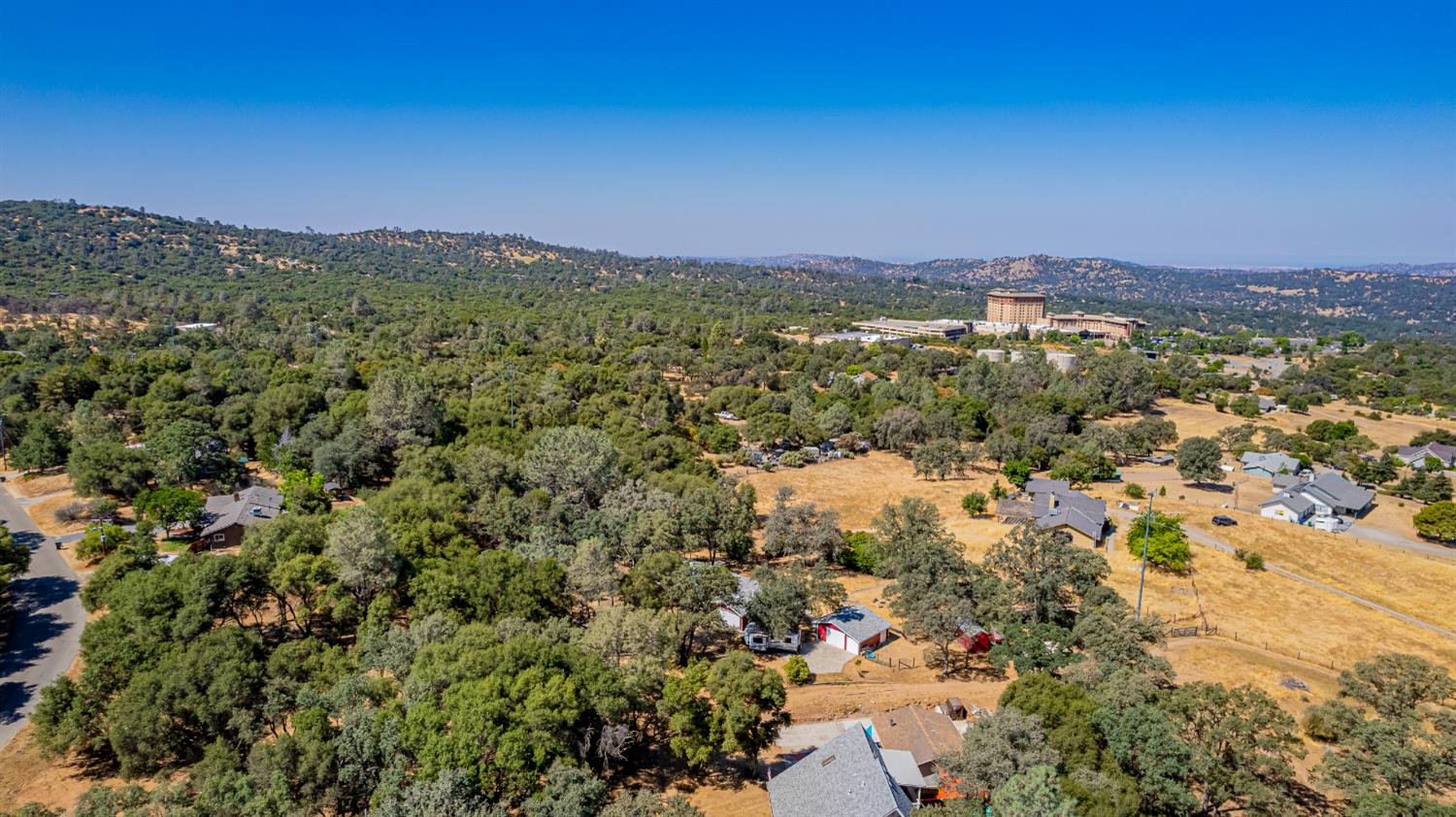 47165 Modoc Road Coarsegold, CA 93614 - Photo 32 of 33 a view of city and mountain