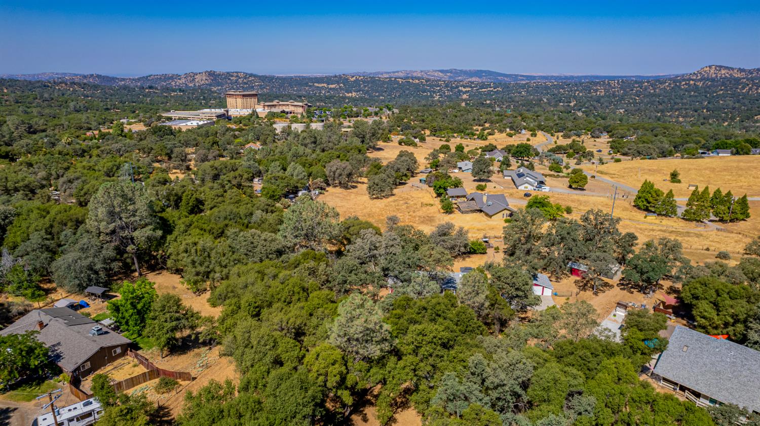 47165 Modoc Road Coarsegold, CA 93614 - Photo 33 of 33 a view of city and mountain