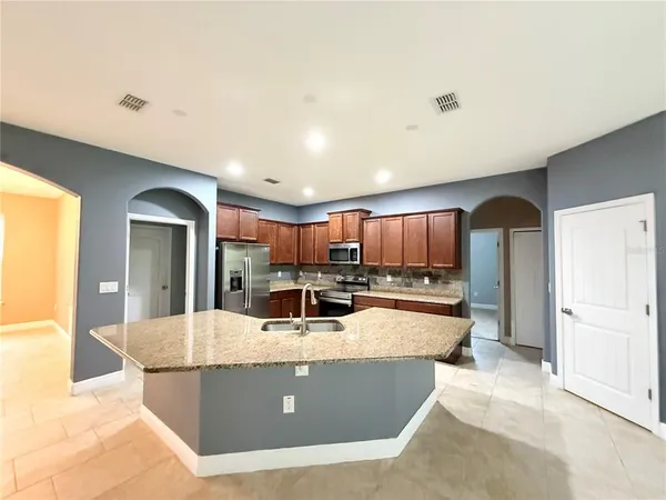 $2,750 | 335 River Vale Lane, Ormond Beach, FL 32174