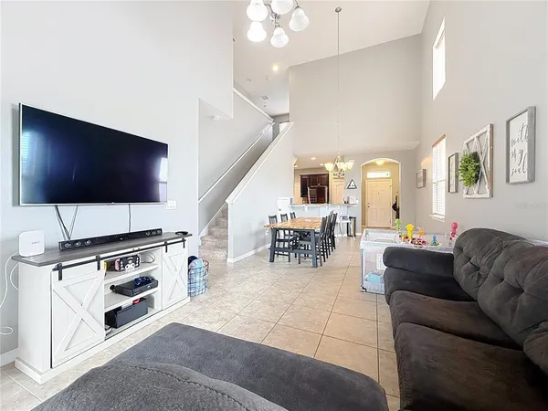 $300,000 | 10927 Verawood Drive, Riverview, FL 33579