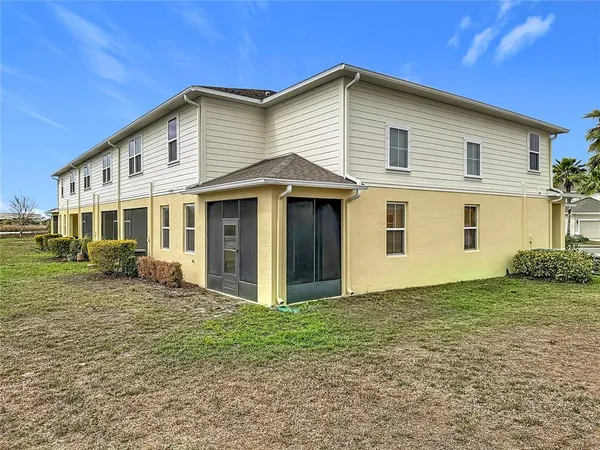 $300,000 | 10927 Verawood Drive, Riverview, FL 33579