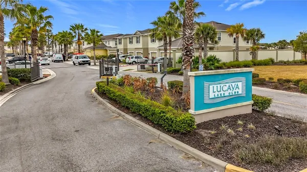 $300,000 | 10927 Verawood Drive, Riverview, FL 33579