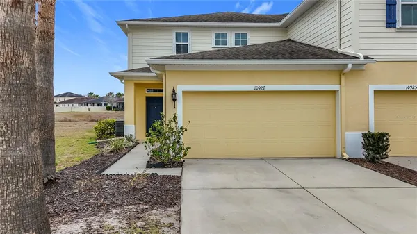 $300,000 | 10927 Verawood Drive, Riverview, FL 33579
