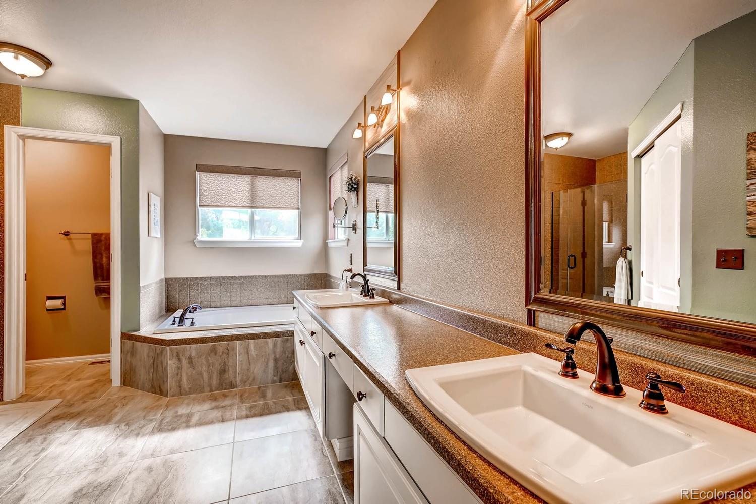 9984 Silver Maple Way Highlands Ranch, CO 80129 - Photo 8 of 30 Gallery Image 8