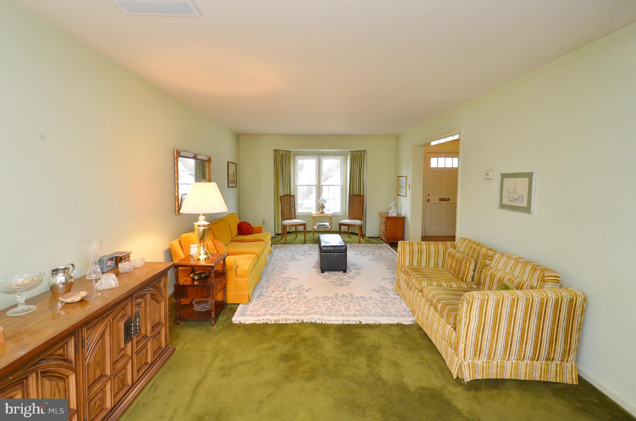 8403 Forrester Boulevard Springfield, VA 22152 - Photo 8 of 20 Living Room