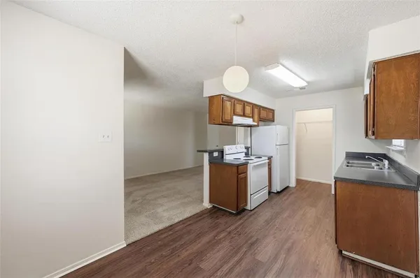 $1,025 | 504 Kings Way Drive, Unit C, Mansfield, TX 76063