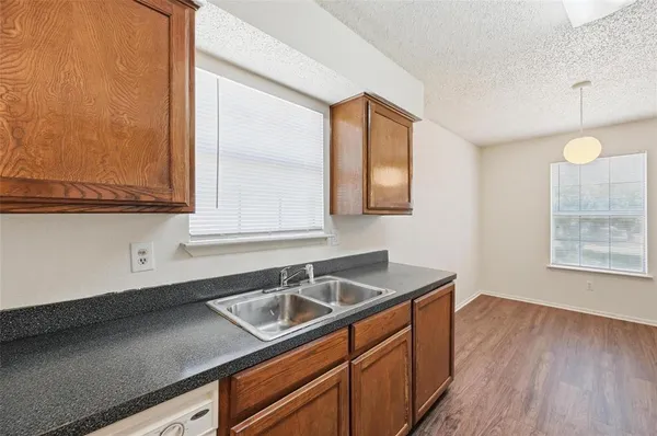 $1,025 | 504 Kings Way Drive, Unit C, Mansfield, TX 76063