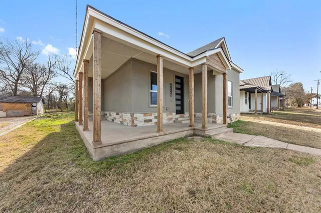 $195,000 | 1247 Bonham Street, Paris, TX 75460