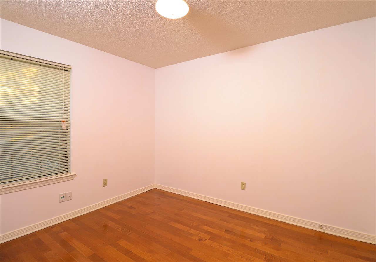 253 Maple Circle Daphne, AL 36526 - Photo 13 of 15 Guest Bedroom 3