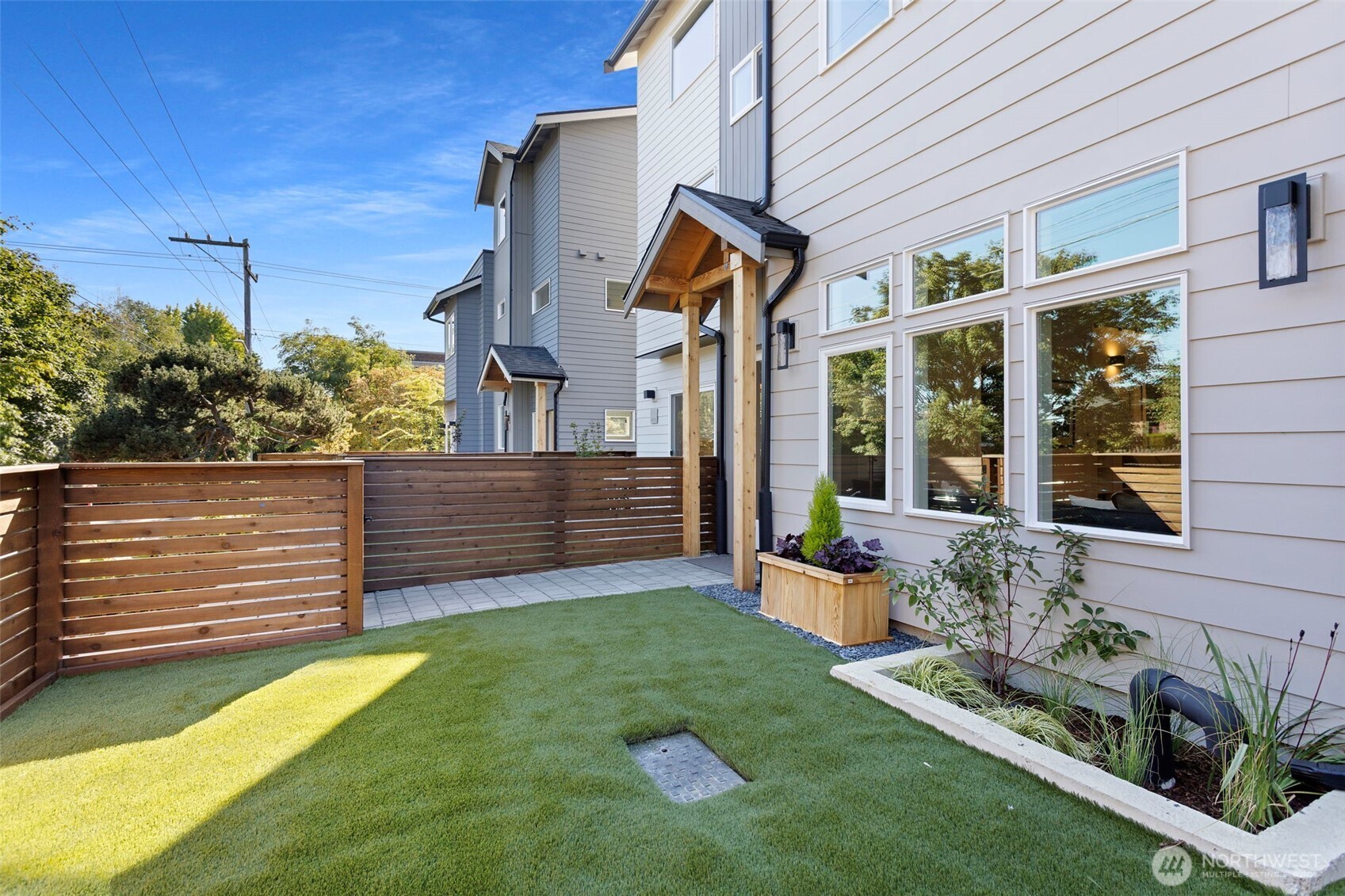 8007 25th Avenue Northwest Seattle, WA 98117 - Photo 3 of 31