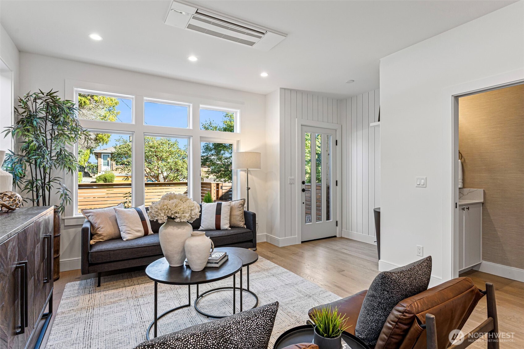 8007 25th Avenue Northwest Seattle, WA 98117 - Photo 9 of 31