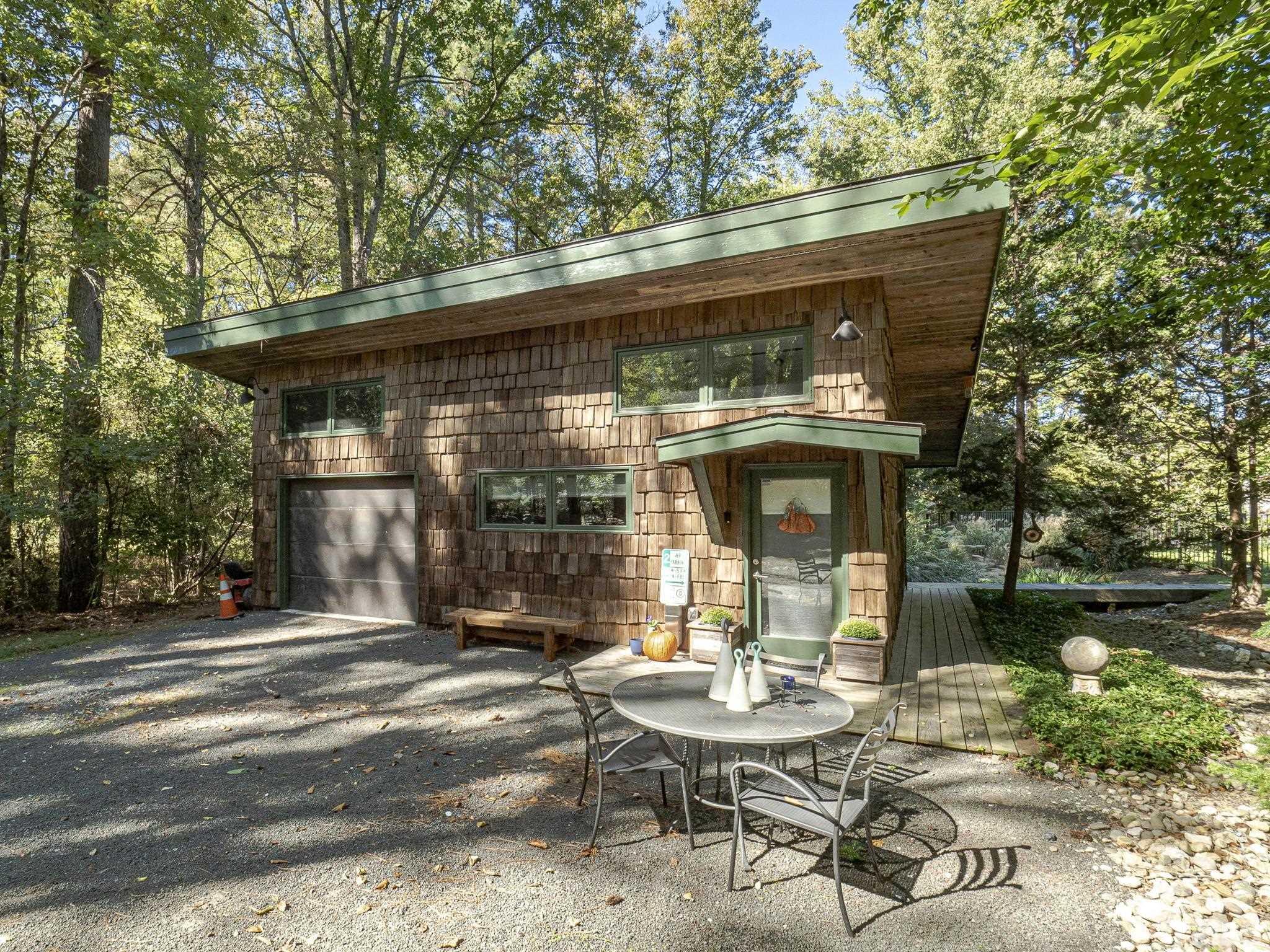 3916 Cole Mill Road Durham, NC 27712 - Photo 19 of 30 Large 1 car garage with studio apartment.