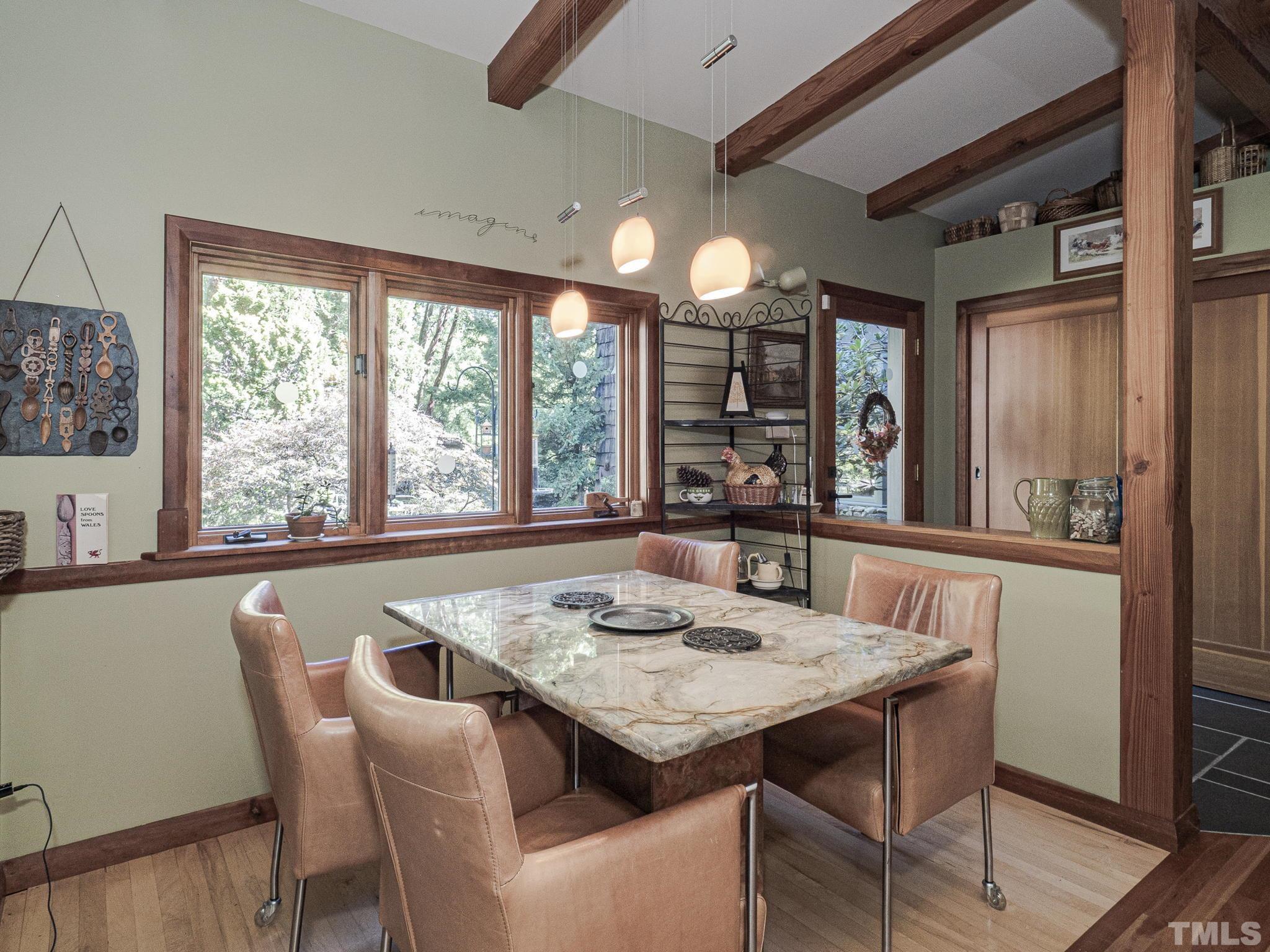 Breakfast area with matching quartzite table.
