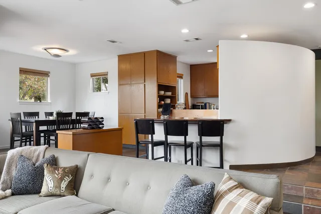 $850,000 | 7504 Anaqua Drive, Austin, TX 78730