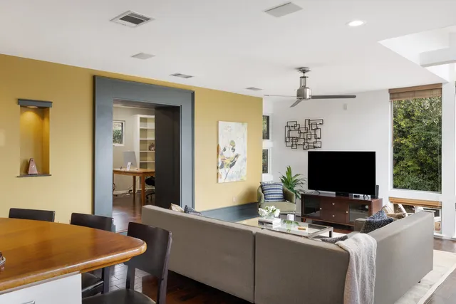 $850,000 | 7504 Anaqua Drive, Austin, TX 78730