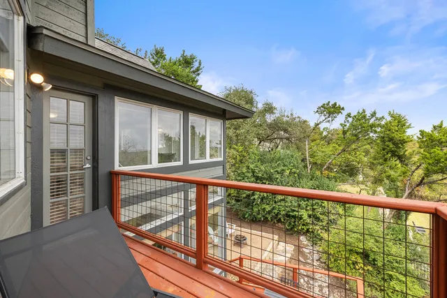 $850,000 | 7504 Anaqua Drive, Austin, TX 78730