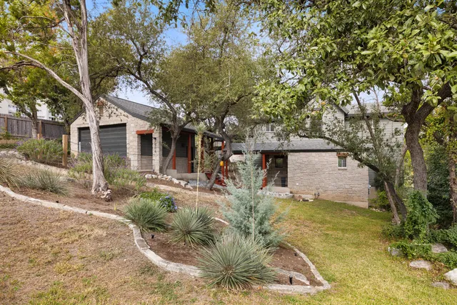 $850,000 | 7504 Anaqua Drive, Austin, TX 78730