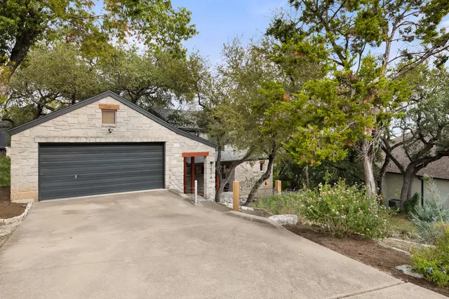 $850,000 | 7504 Anaqua Drive, Austin, TX 78730