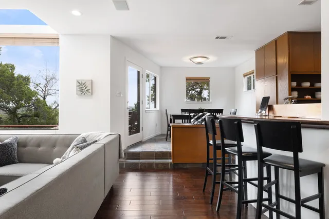 $850,000 | 7504 Anaqua Drive, Austin, TX 78730