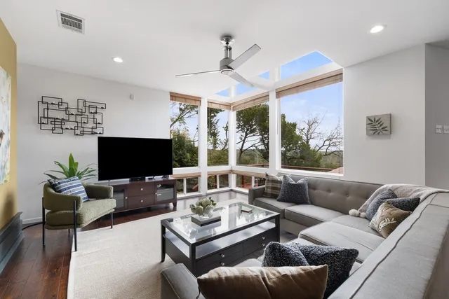 $850,000 | 7504 Anaqua Drive, Austin, TX 78730