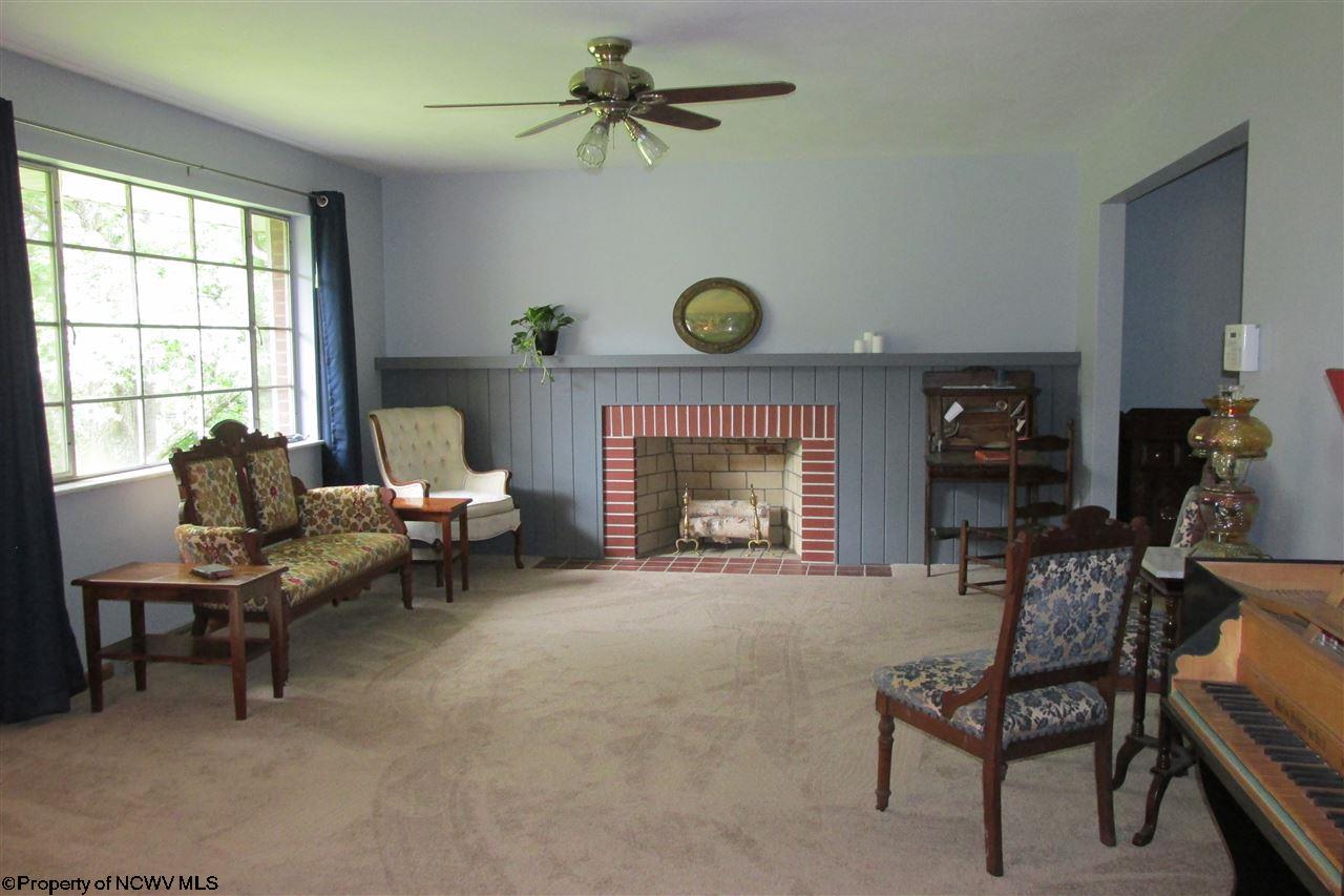 1910 Country Club Road Fairmont, WV 26554 - Photo 2 of 20 Gallery Image 2