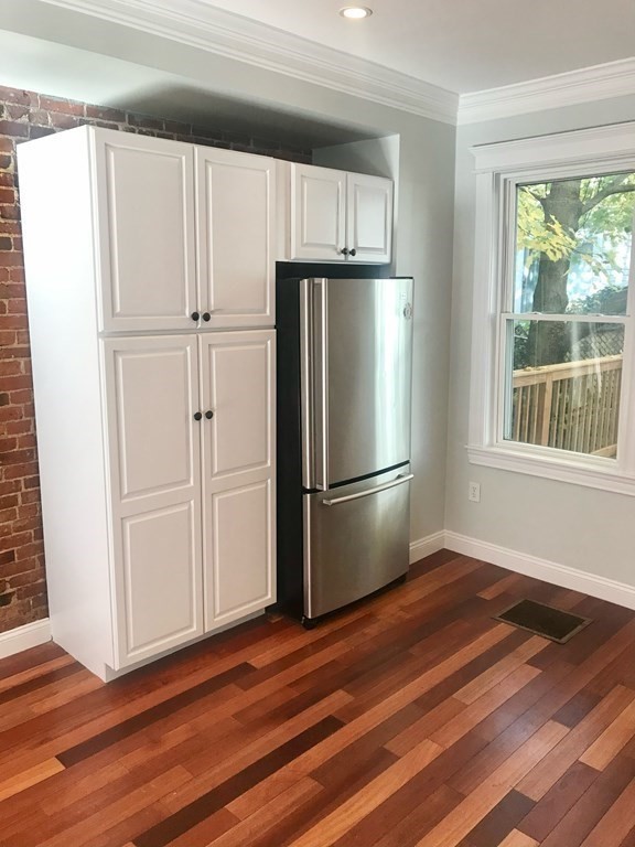 4 Colebrook Street Boston, MA 02127 - Photo 2 of 12