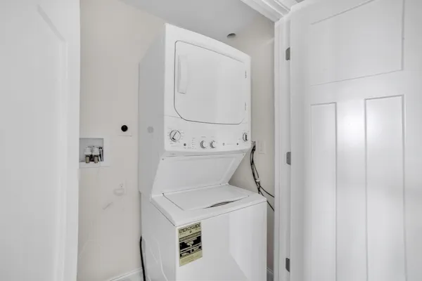 $1,800 | 127 Centre Street, Unit 507, Brockton, MA 02302