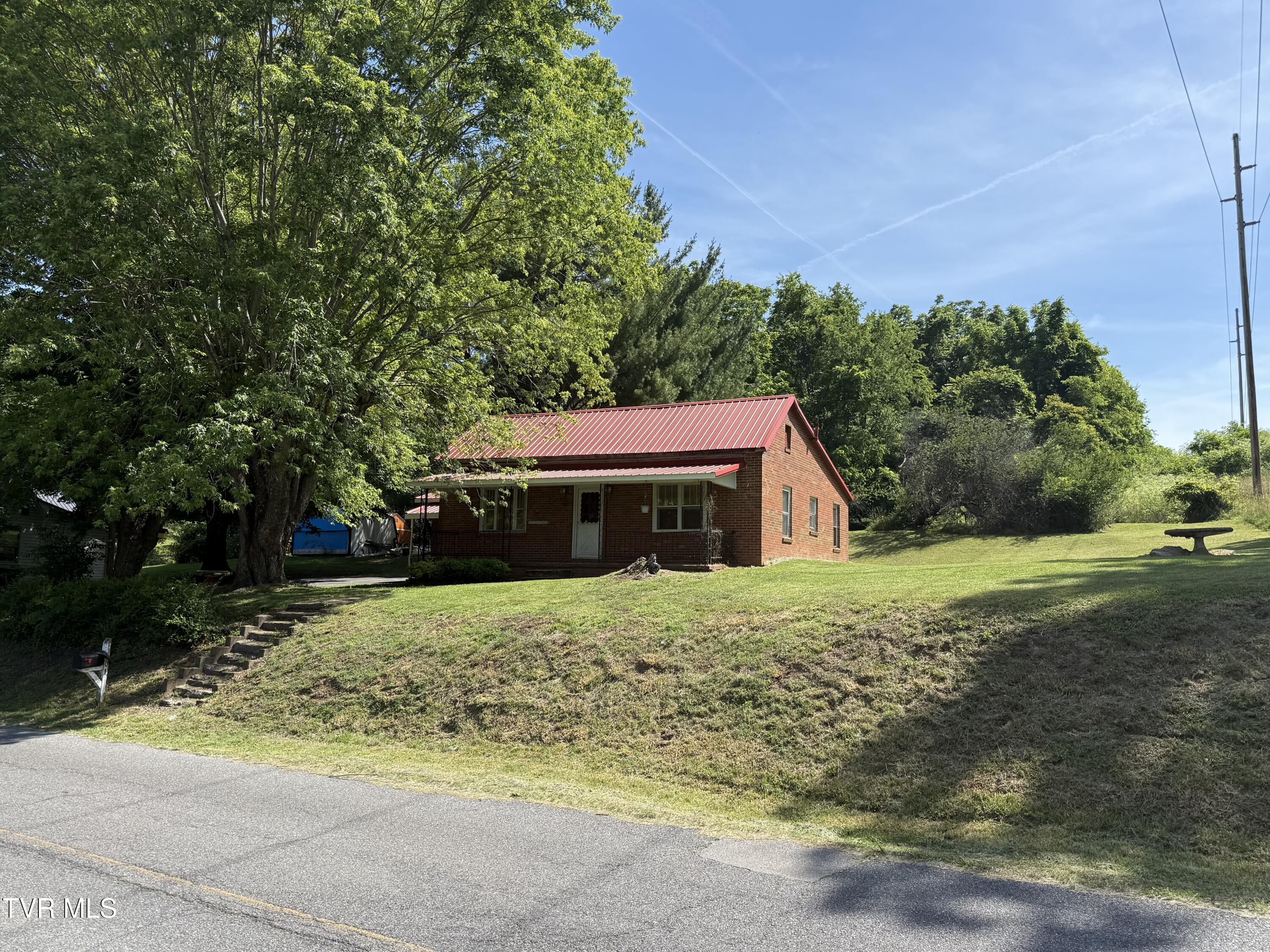 401 Spring Street Jonesborough, TN 37659 - Photo 6 of 31 IMG_0206