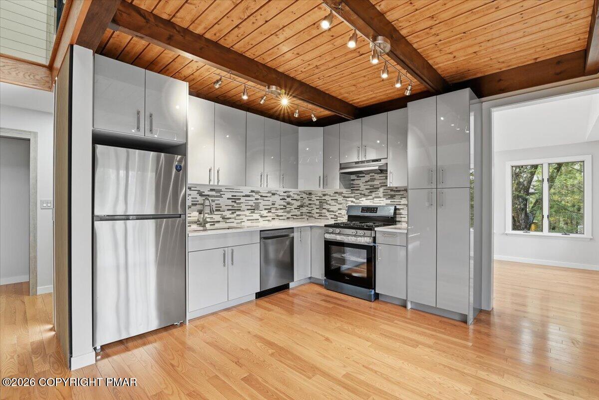883 Deerfield Road Lake Ariel, PA 18436 - Photo 23 of 75 kitchen1