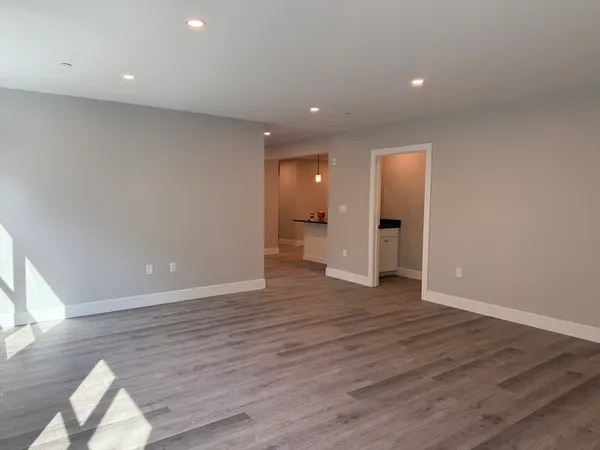 $3,000 | 251 Sladen Street, Unit 304, Dracut, MA 01826