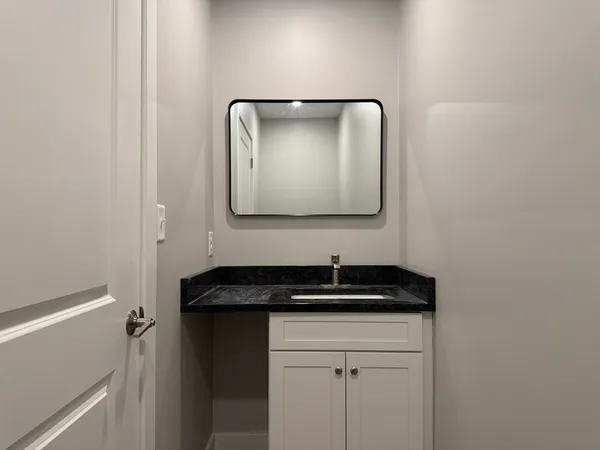 $3,000 | 251 Sladen Street, Unit 304, Dracut, MA 01826