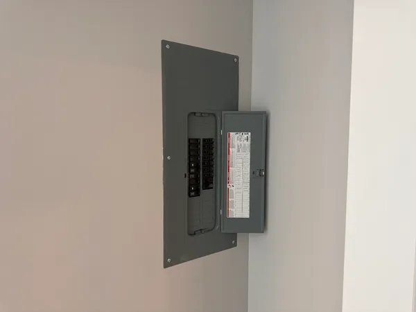 $3,000 | 251 Sladen Street, Unit 304, Dracut, MA 01826