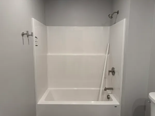 $3,000 | 251 Sladen Street, Unit 304, Dracut, MA 01826