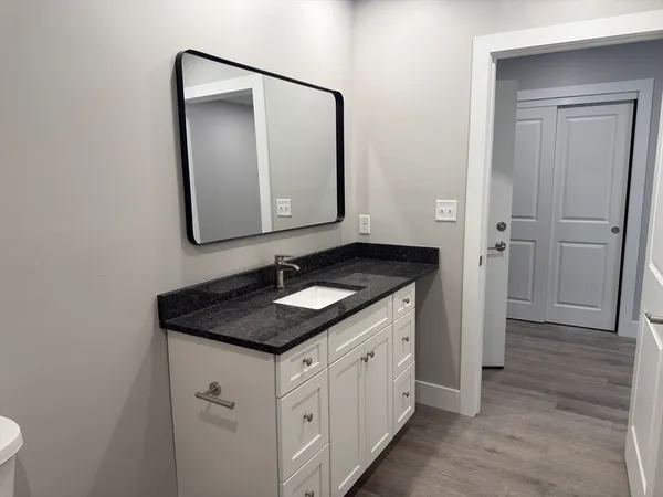 $3,000 | 251 Sladen Street, Unit 304, Dracut, MA 01826