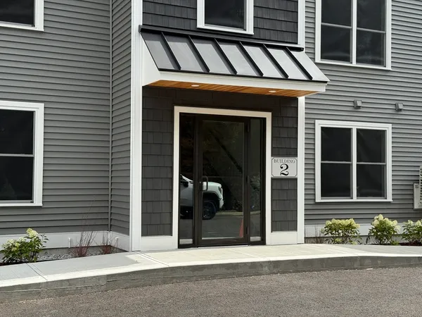 $3,000 | 251 Sladen Street, Unit 304, Dracut, MA 01826