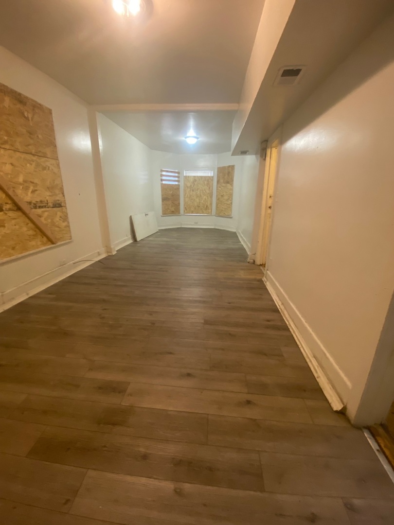 3907 West Monroe Street Chicago, IL 60624 - Photo 2 of 14 a view of an empty room